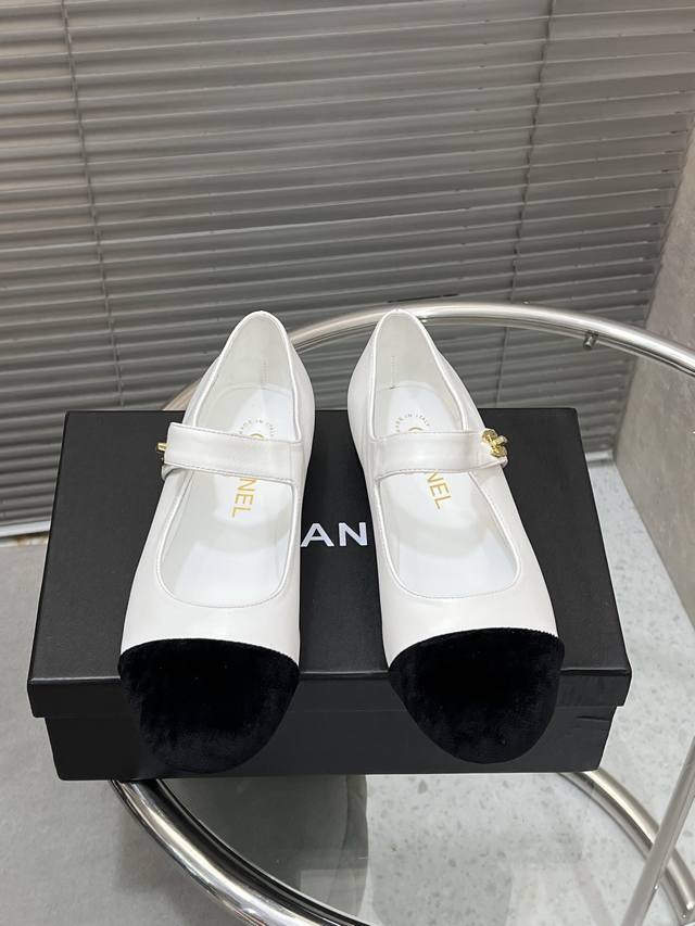 出厂 Chanel 小香新款芭蕾鞋玛丽珍平底单鞋 鞋面进口羊皮 漆皮面料， 垫脚内里羊皮， 原版真皮大底 Size:35-41 40 41定做