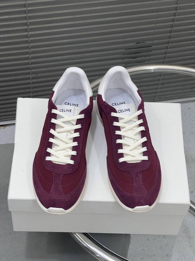 Celine*思琳新款徽标系带休闲运动鞋轻便跑步鞋 小白鞋 简单舒服，干净利落，百搭显腿细，无论是单穿还是搭配阔腿裤，都非常好搭，高街又复古一起来做Celine
