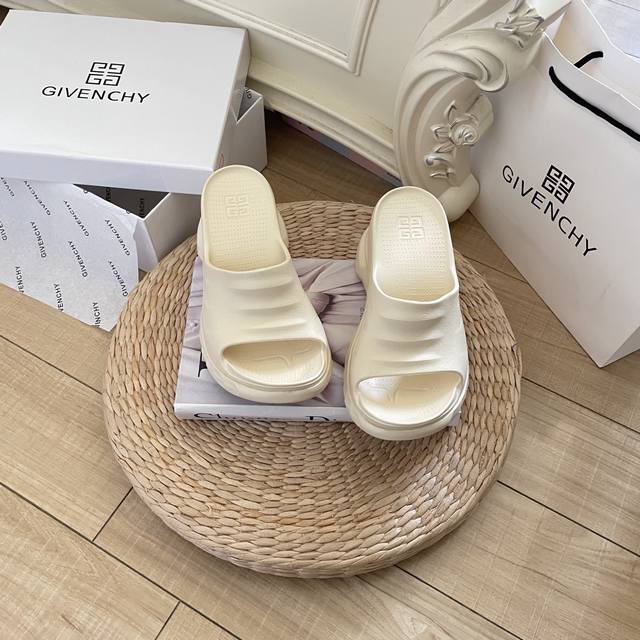 出厂： Givenchy 纪梵希 2025顶级专柜 新款限定 官网首发 独家上新 纪梵希棉花糖拖 厚底拖 坡跟拖 纪梵希 纪梵希厚底 坡跟拖鞋天花板 显瘦增高