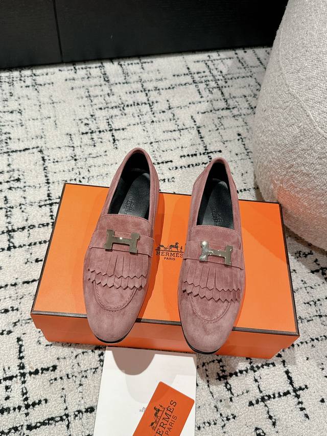 顶级版本 Hermes 25Ss经典款毋庸置疑是奢侈品中的翘楚 每个单品出来都是非常深入人心 虽然款式出的少 但是胜在精 胜在经典 从来不会过时 属于保值升值的
