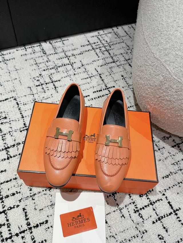 顶级版本 Hermes 25Ss经典款毋庸置疑是奢侈品中的翘楚 每个单品出来都是非常深入人心 虽然款式出的少 但是胜在精 胜在经典 从来不会过时 属于保值升值的