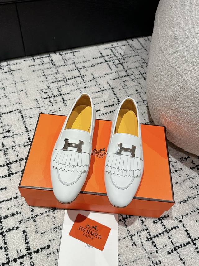 顶级版本 Hermes 25Ss经典款毋庸置疑是奢侈品中的翘楚 每个单品出来都是非常深入人心 虽然款式出的少 但是胜在精 胜在经典 从来不会过时 属于保值升值的