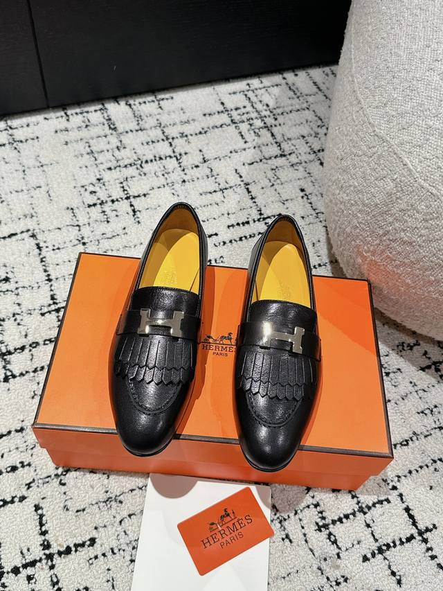 顶级版本 Hermes 25Ss经典款毋庸置疑是奢侈品中的翘楚 每个单品出来都是非常深入人心 虽然款式出的少 但是胜在精 胜在经典 从来不会过时 属于保值升值的