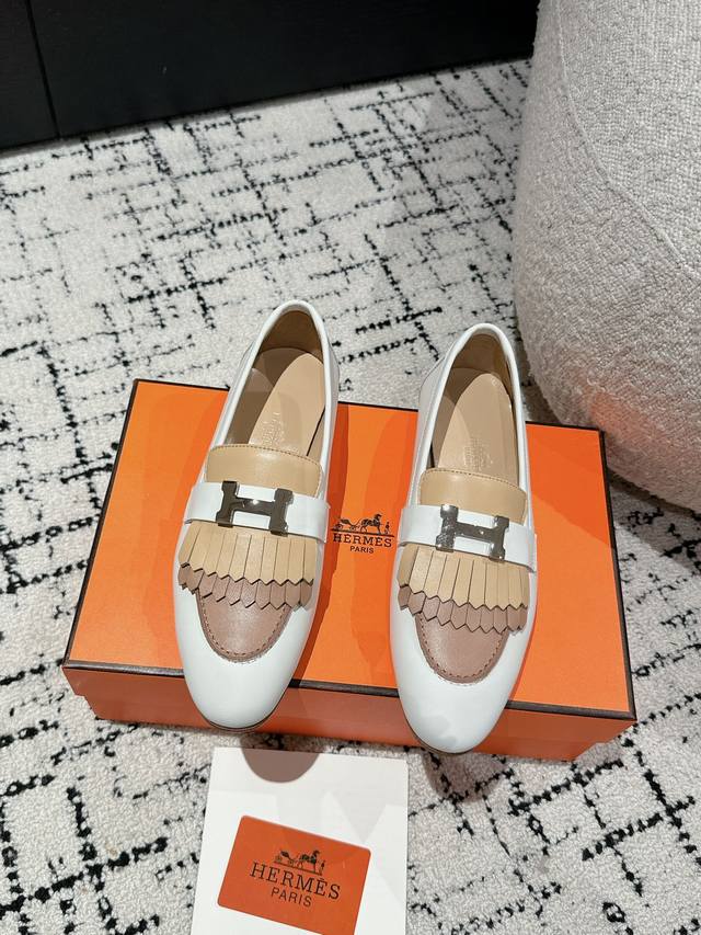 顶级版本 Hermes 25Ss经典款毋庸置疑是奢侈品中的翘楚 每个单品出来都是非常深入人心 虽然款式出的少 但是胜在精 胜在经典 从来不会过时 属于保值升值的