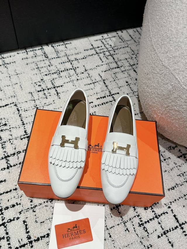 顶级版本 Hermes 25Ss经典款毋庸置疑是奢侈品中的翘楚 每个单品出来都是非常深入人心 虽然款式出的少 但是胜在精 胜在经典 从来不会过时 属于保值升值的