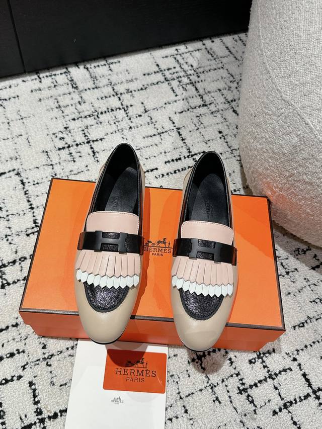 顶级版本 Hermes 25Ss经典款毋庸置疑是奢侈品中的翘楚 每个单品出来都是非常深入人心 虽然款式出的少 但是胜在精 胜在经典 从来不会过时 属于保值升值的
