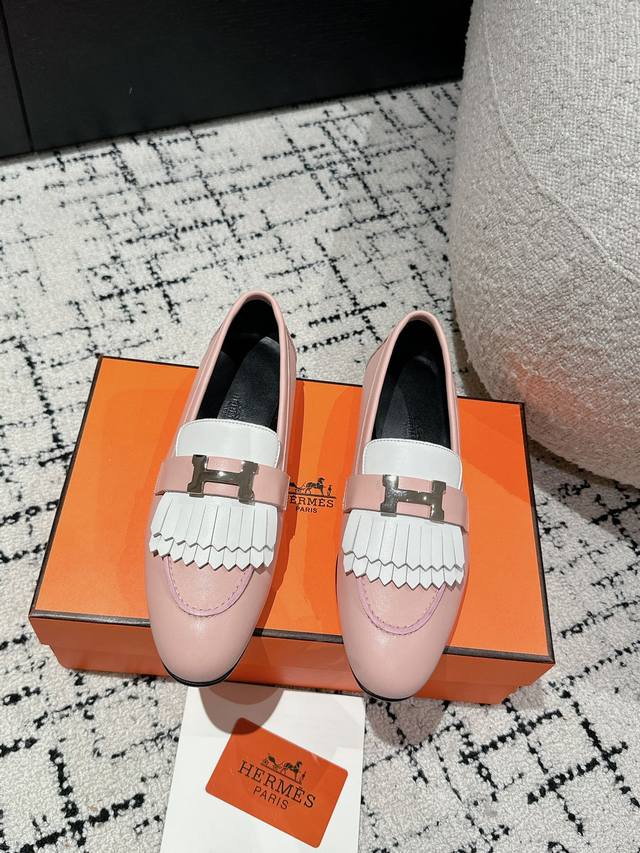 顶级版本 Hermes 25Ss经典款毋庸置疑是奢侈品中的翘楚 每个单品出来都是非常深入人心 虽然款式出的少 但是胜在精 胜在经典 从来不会过时 属于保值升值的