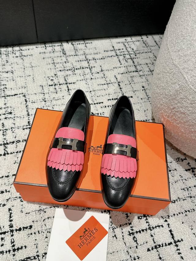 顶级版本 Hermes 25Ss经典款毋庸置疑是奢侈品中的翘楚 每个单品出来都是非常深入人心 虽然款式出的少 但是胜在精 胜在经典 从来不会过时 属于保值升值的
