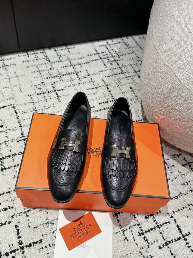 顶级版本 Hermes 25Ss经典款毋庸置疑是奢侈品中的翘楚 每个单品出来都是非常深入人心 虽然款式出的少 但是胜在精 胜在经典 从来不会过时 属于保值升值的