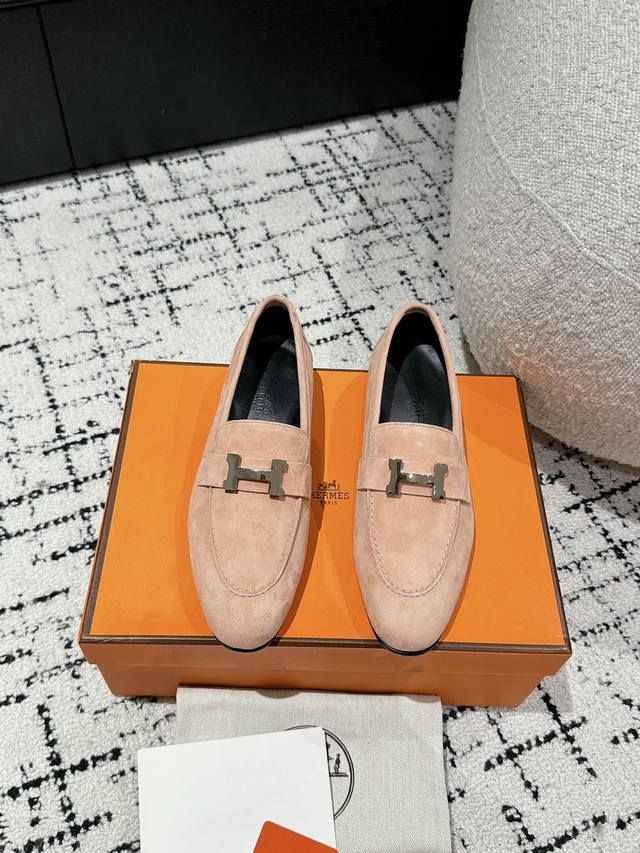 顶级版本 Hermes 25Ss经典款毋庸置疑是奢侈品中的翘楚 每个单品出来都是非常深入人心 虽然款式出的少 但是胜在精 胜在经典 从来不会过时 属于保值升值的