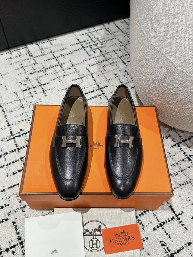 顶级版本 Hermes 25Ss经典款毋庸置疑是奢侈品中的翘楚 每个单品出来都是非常深入人心 虽然款式出的少 但是胜在精 胜在经典 从来不会过时 属于保值升值的