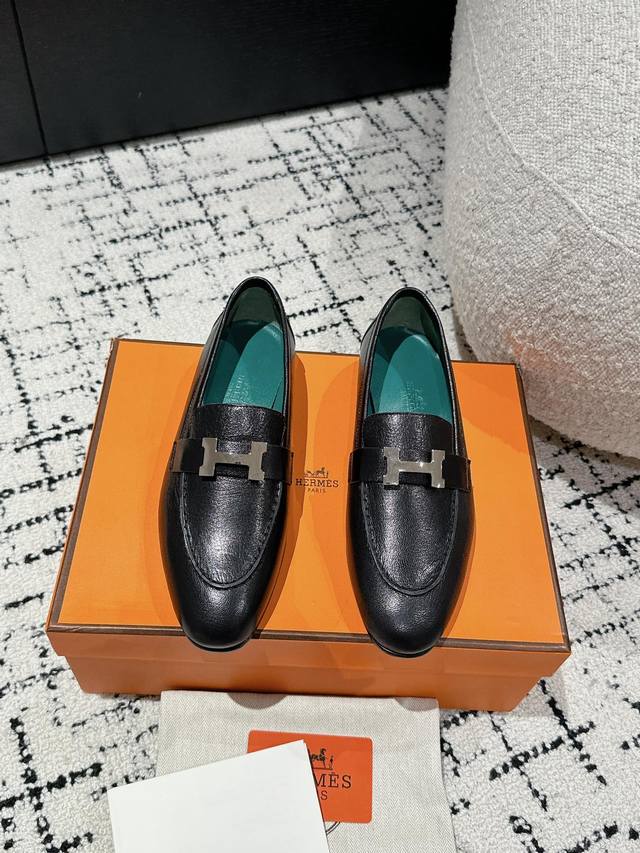 顶级版本 Hermes 25Ss经典款毋庸置疑是奢侈品中的翘楚 每个单品出来都是非常深入人心 虽然款式出的少 但是胜在精 胜在经典 从来不会过时 属于保值升值的