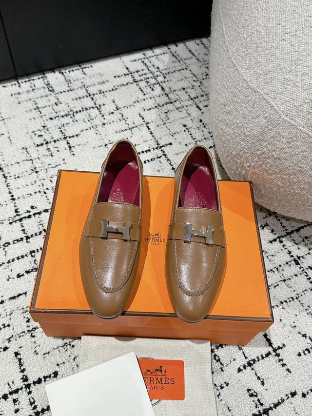顶级版本 Hermes 25Ss经典款毋庸置疑是奢侈品中的翘楚 每个单品出来都是非常深入人心 虽然款式出的少 但是胜在精 胜在经典 从来不会过时 属于保值升值的