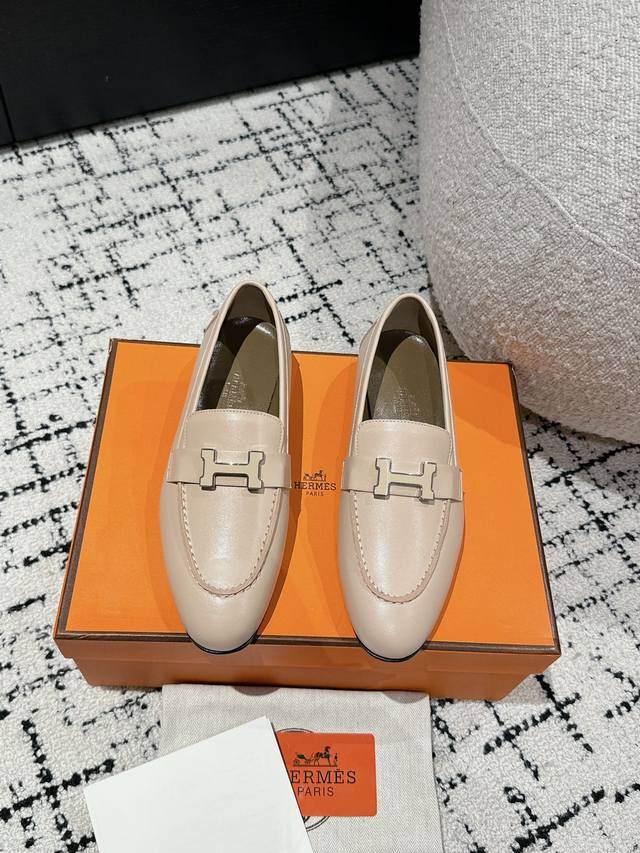 顶级版本 Hermes 25Ss经典款毋庸置疑是奢侈品中的翘楚 每个单品出来都是非常深入人心 虽然款式出的少 但是胜在精 胜在经典 从来不会过时 属于保值升值的