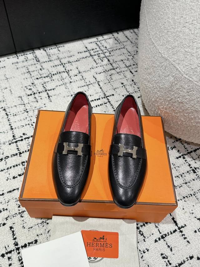 顶级版本 Hermes 25Ss经典款毋庸置疑是奢侈品中的翘楚 每个单品出来都是非常深入人心 虽然款式出的少 但是胜在精 胜在经典 从来不会过时 属于保值升值的