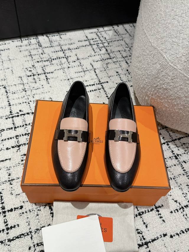 顶级版本 Hermes 25Ss经典款毋庸置疑是奢侈品中的翘楚 每个单品出来都是非常深入人心 虽然款式出的少 但是胜在精 胜在经典 从来不会过时 属于保值升值的