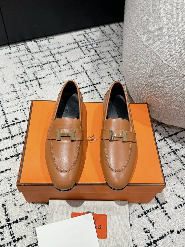 顶级版本 Hermes 25Ss经典款毋庸置疑是奢侈品中的翘楚 每个单品出来都是非常深入人心 虽然款式出的少 但是胜在精 胜在经典 从来不会过时 属于保值升值的