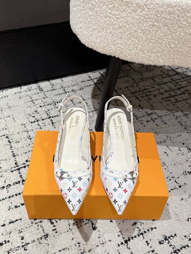 村上隆 Takashi Murakami X Louis Vuitton Lily 樱桃跟系列 尖头凉鞋 很难不怀疑是不是借鉴了唐朝的唐三彩作为基础，创新成Lv