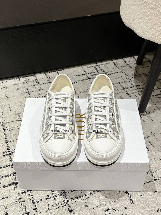 顶级版本 Dior迪奥 25 Walk‘N系列 老花 刺绣 厚底帆布鞋 休闲运动鞋 原版购入开发 做货 这款 Walk’N‘Dior 厚底运动鞋是一款时尚单品，