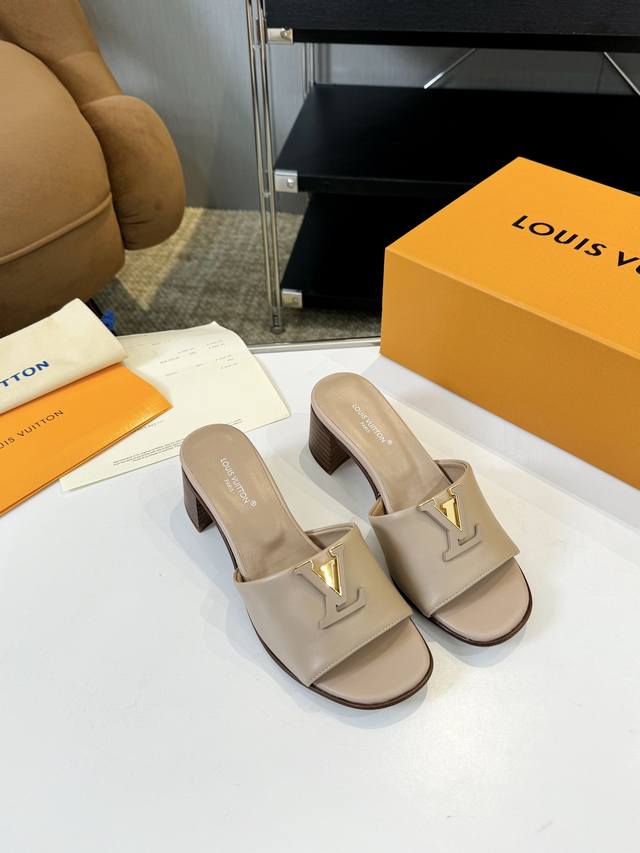 工厂P价 Louis Vuitton 路易威登女士春夏新款凉鞋 Lv Sunset Comfort 原版复制 意大利真皮大底凉鞋 进口牛皮牛皮面羊皮里，鞋面道出