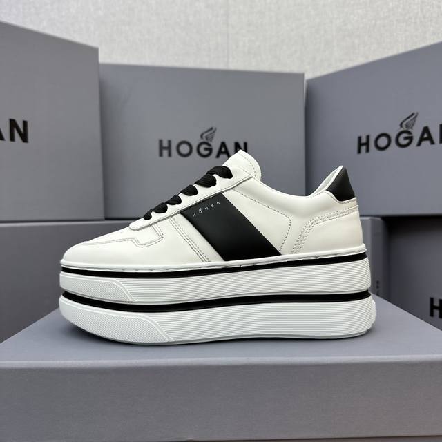 Hogan 双杠系列 独家 顶级版本！！！ 采用进口丝绸牛皮，内里采用牛皮里，超轻增高发泡底，纯手工绘漆，鞋垫特别软，超级舒服。 高度 : 5.5 鞋底+ 1.