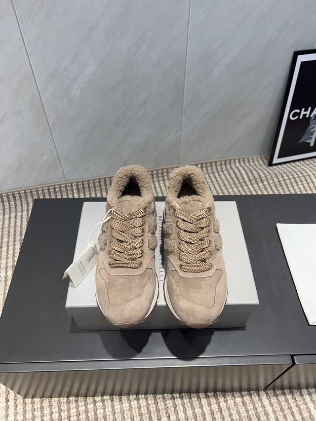 出厂： 独家顶级版本 Brunellocucinelli 2025Vs最新秋冬休闲系列 Brunellocucinelli休闲运动鞋 原版定制 穿着它轻盈舒适，