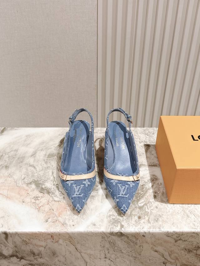樱桃跟 225 驴家早春新品 New Arrival～Lv春夏玛丽珍鞋，也太出彩了！时尚性感舒适，拉满了夏日美鞋能给的满分情绪价值.鞋的造型也很乖巧好看呀！ 鞋