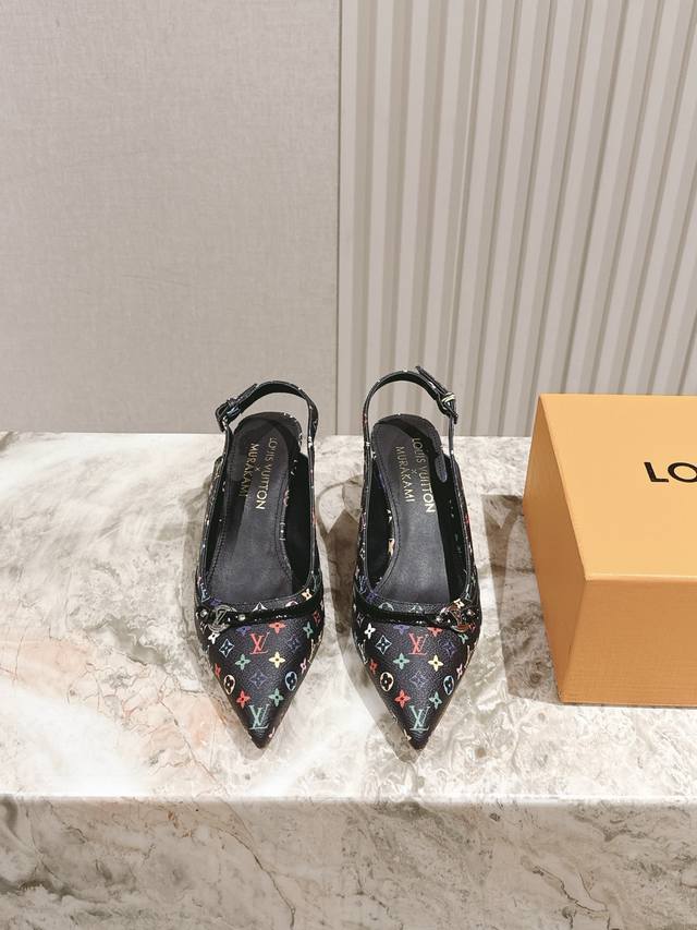 樱桃跟 225 驴家早春新品 New Arrival～Lv春夏玛丽珍鞋，也太出彩了！时尚性感舒适，拉满了夏日美鞋能给的满分情绪价值.鞋的造型也很乖巧好看呀！ 鞋