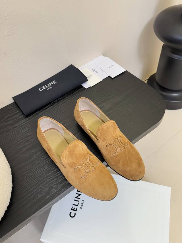 Celine*塞琳2025Ss新款乐福鞋 网红Ins种草神器、非常复古风、气场十足单品、设计风格非常新颖、高档且非常舒适.原版一比一定制 鞋头Celine标志彰