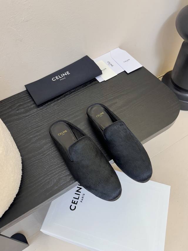 Celine*塞琳2025Ss新款包头半拖 网红Ins种草神器、非常复古风、气场十足单品、设计风格非常新颖、高档且非常舒适.原版一比一定制 鞋头Celine标志