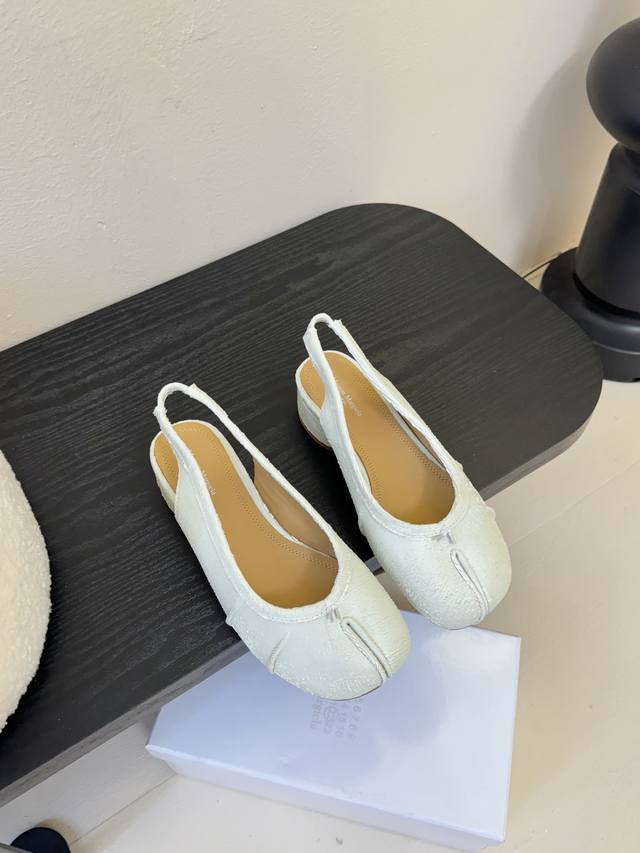 代购级版 Maison Margiela 马吉拉 Tabi褶皱芭蕾舞鞋 太火了！依旧保持的高水准出货！可以一直相信咱家的马吉拉马吉拉这双皮子很软！！可以暴走的程