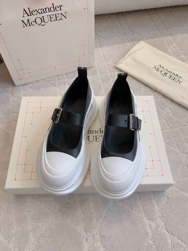 出厂价P 顶级版本 Alexander Mcquee*新款厚底玛丽珍鞋 顶级品质！ 鞋面原版小牛皮 牛仔布 内里垫脚顶级混种羊皮 原版开模大底 尺码35-39