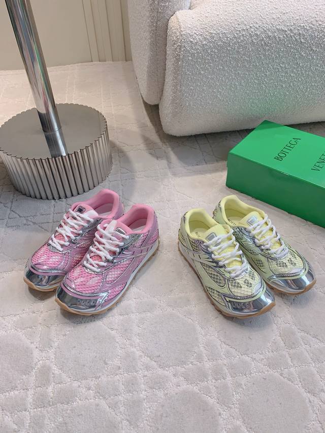 女款 男款 Bottega Venet*新款Orbit网面运动鞋 最全配色 超多明星同款 采用轻质科技网面布料 搭配几何图形外底 王炸系列 高版本 上脚超级酷
