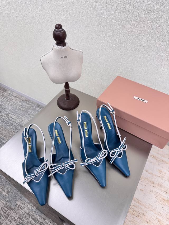 Miu'miu 25早秋 后空 中跟 高跟系列 经典之作 孔雀蓝 蝴蝶结 对版 中跟6.5 厘米 高跟 9厘米 系列 Miu'miu 经典舒适 制作 原版一致