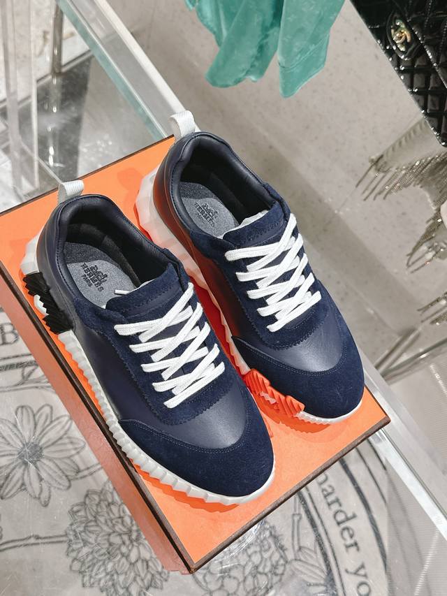 女款 男款 爱马仕经典情侣款 顶级品质#独家原版复刻跑量款 精致的工艺%脚感舒适越穿越好看！ 面料采用原版进口牛皮材质 舒适透气羊皮内里 原版Tpu橡胶双色大底