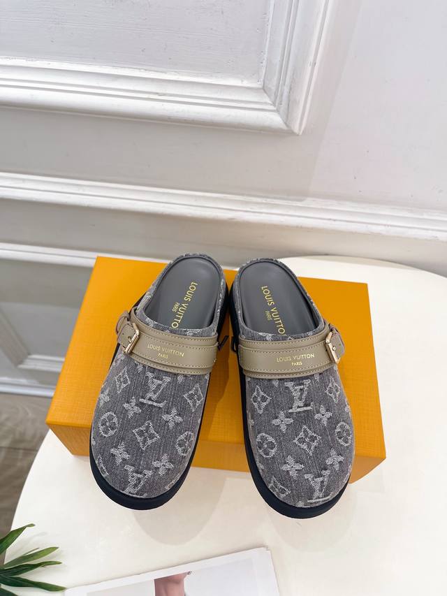 Lv 路易威登 25 2025 春夏新款 顶级版本 专柜主打最新款 Lv To-Go Comfort 平底穆勒拖鞋硬货上新 Bs代购级别！高级感十足！国内外博主