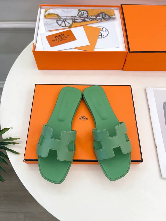 爱玛仕 25 2025春夏新品 专柜新款 经典H型Oran平底拖鞋系列 鞋面：原版特定牛皮 手掌纹牛皮 内里：进口混种羊皮 大底：原版意大利真皮大底 跟高：1.