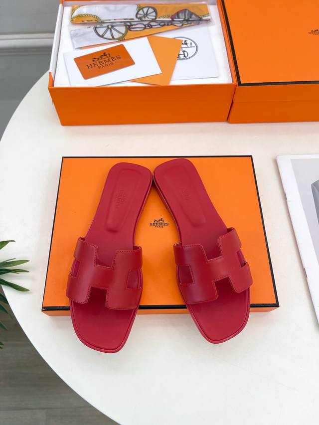 爱玛仕 25 2025春夏新品 专柜新款 经典H型Oran平底拖鞋系列 鞋面：原版特定牛皮 手掌纹牛皮 内里：进口混种羊皮 大底：原版意大利真皮大底 跟高：1.