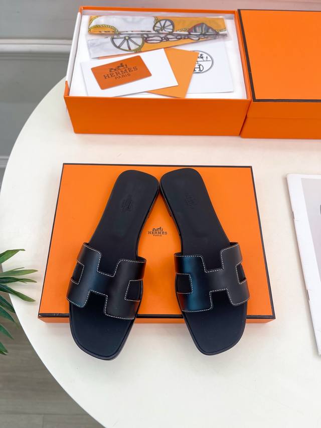 爱玛仕 25 2025春夏新品 专柜新款 经典H型Oran平底拖鞋系列 鞋面：原版特定牛皮 手掌纹牛皮 内里：进口混种羊皮 大底：原版意大利真皮大底 跟高：1.