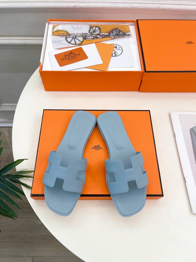 爱玛仕 25 2025春夏新品 专柜新款 经典H型Oran平底拖鞋系列 鞋面：原版特定牛皮 手掌纹牛皮 内里：进口混种羊皮 大底：原版意大利真皮大底 跟高：1.