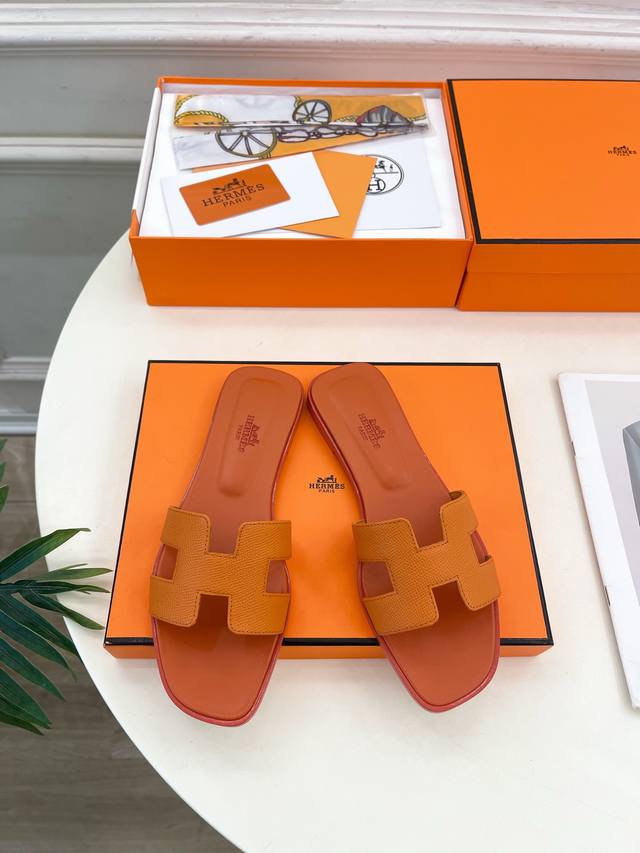 爱玛仕 25 2025春夏新品 专柜新款 经典H型Oran平底拖鞋系列 鞋面：原版特定牛皮 手掌纹牛皮 内里：进口混种羊皮 大底：原版意大利真皮大底 跟高：1.