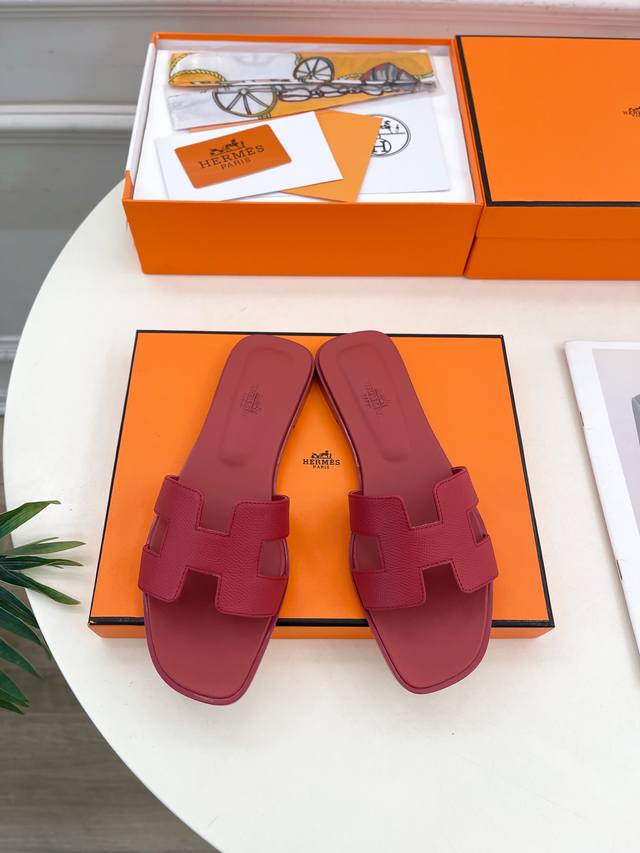爱玛仕 25 2025春夏新品 专柜新款 经典H型Oran平底拖鞋系列 鞋面：原版特定牛皮 手掌纹牛皮 内里：进口混种羊皮 大底：原版意大利真皮大底 跟高：1.