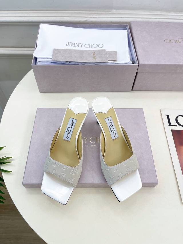 Jimmychoo吉米周 25Ss 2025春夏新品 专柜最新Jc方头高跟拖鞋 名媛气质款 上脚超级舒适的一款鞋，历久弥新，时髦魅力始于足下，悦享羡慕眼光，今年