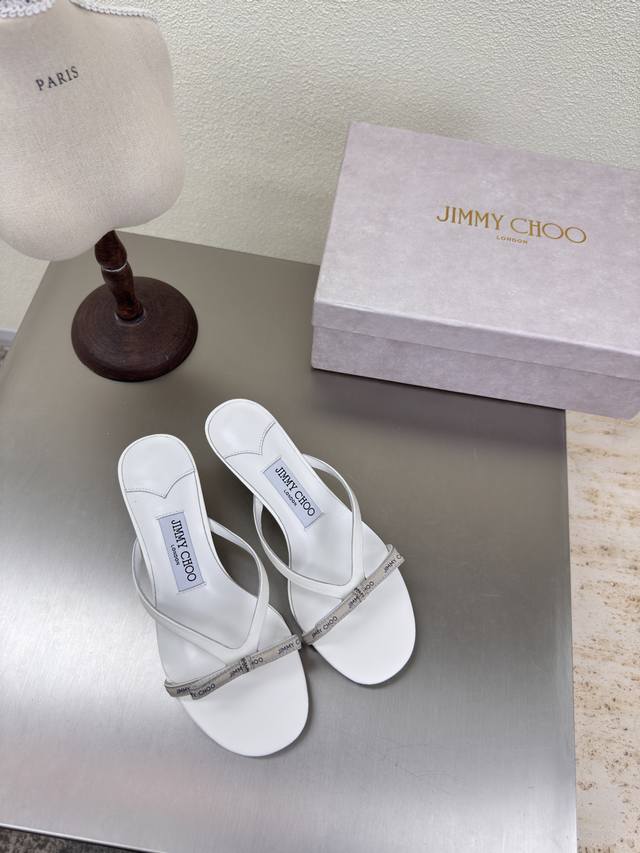简约织带Logo 拖鞋 25 配饰 系列 Jimmychoo Collins Store 白色 Jimmy Choo 织带 系列经典之作 最近好多宝宝来到Col