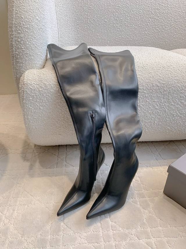 出厂价P Balenciag*新款尖头高跟长靴袜靴过膝靴 上脚性感迷人即视感 超有女人味 鞋面羊皮 意大利真皮大底 跟高10Cm 尺码35-39 40定做