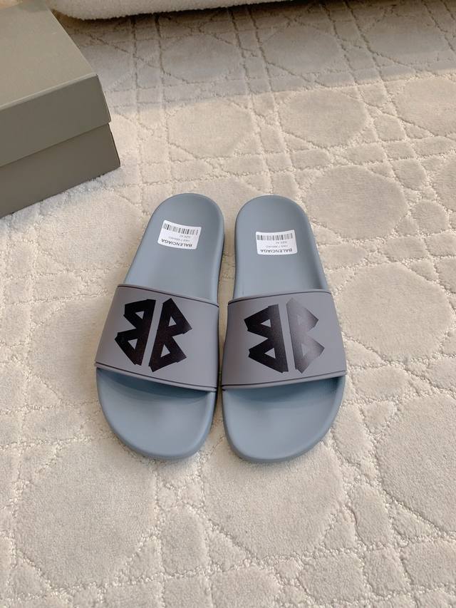 出厂价P 男款 Balenciag*经典款男士沙滩拖鞋 休闲百搭款 整双鞋子轻便舒适 Zp购入1:1复刻 尺码39-44 45定做