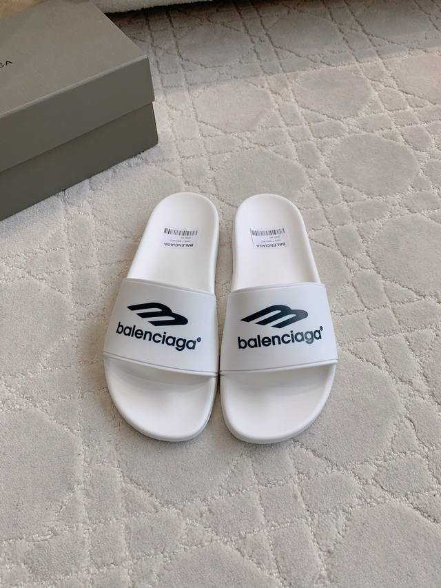 出厂价P 男款 Balenciag*经典款男士沙滩拖鞋 休闲百搭款 整双鞋子轻便舒适 Zp购入1:1复刻 尺码39-44 45定做