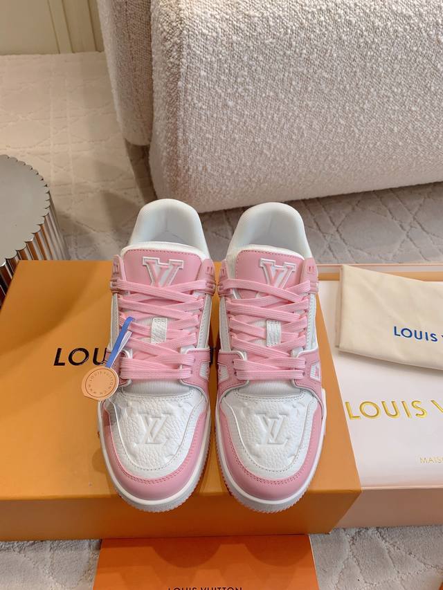 出厂价P 粉色只有女码 Louis Vuitto*经典Trainer系列板鞋 男女同款 原版购入1:1复刻 细节对版Zp 随意进出专柜 女码 35 39 40定