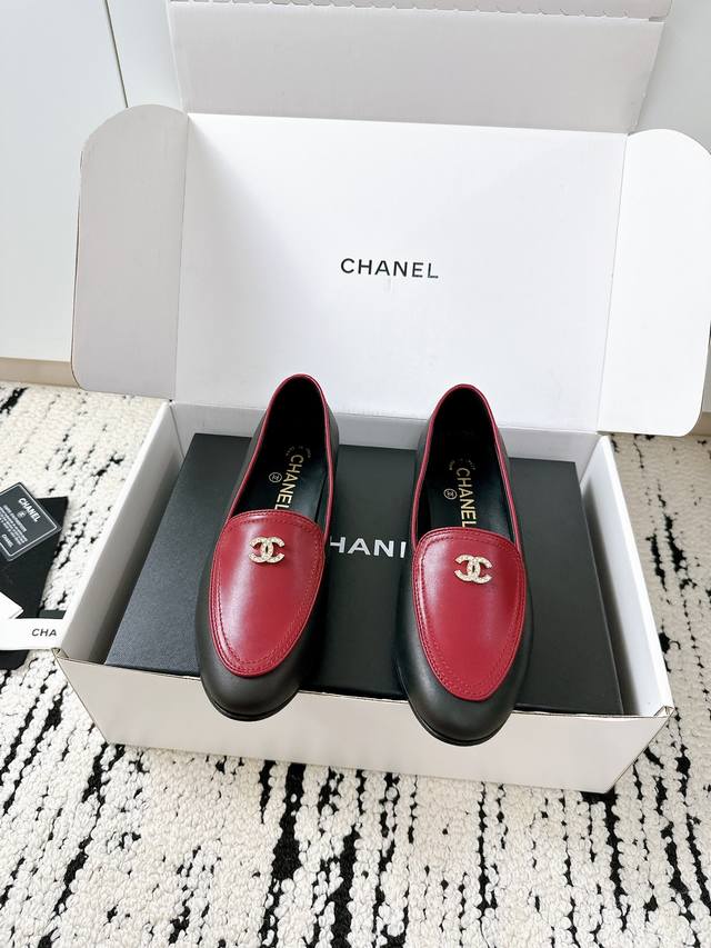 飞机盒+10**Chanel香奈儿25 A夏季新款单鞋｜代购级专柜品质** 每年必入的经典款来啦！这一季的Chanel单鞋，设计更显高级，轻松提升整体穿搭品味～