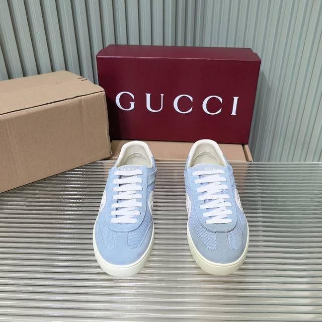 Gucci G74 德训鞋 原版购入开发 做货 采用创新缝线工艺制作，打造如水般的流动质感。 皮革设计搭配三维立体互扣式双G皮革贴饰和Gucci字母配件，以3D
